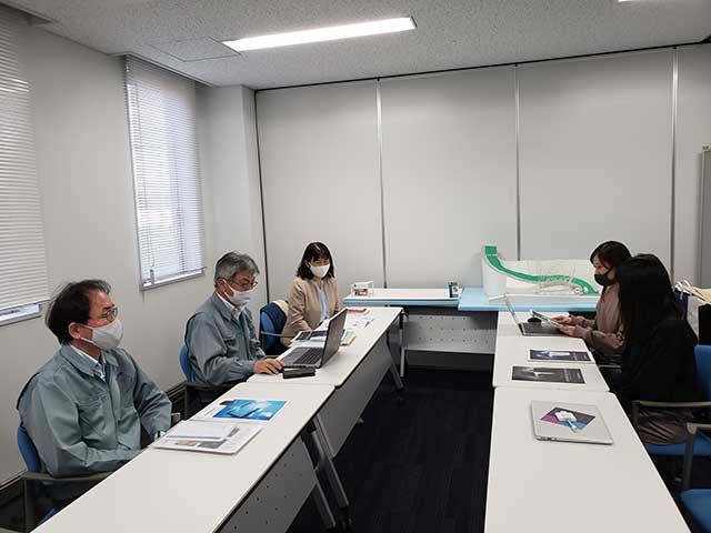 産業デザイン学科学生制作 東北電子産業株式会社製品 カタログ表紙デザイン