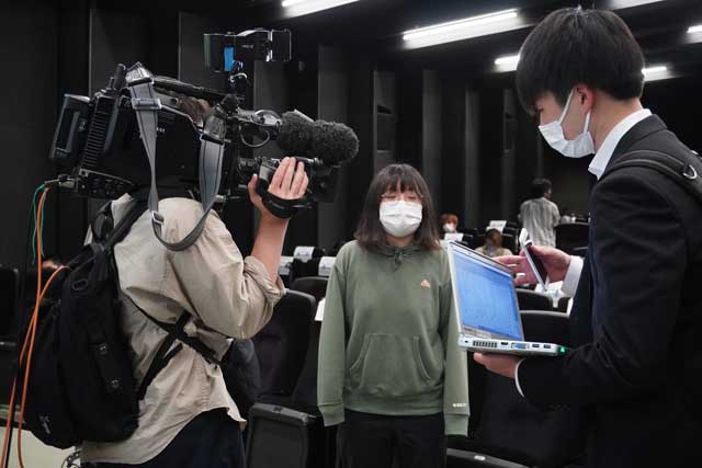 産業デザイン学科3年生「デザイン計画および同実習B」(指導:篠原教授・長崎准教授)仙台市自転車安全利用啓発動画制作 成果発表会をせんだいメディアテークで開催