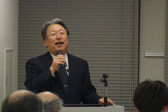 講演される今野弘学長