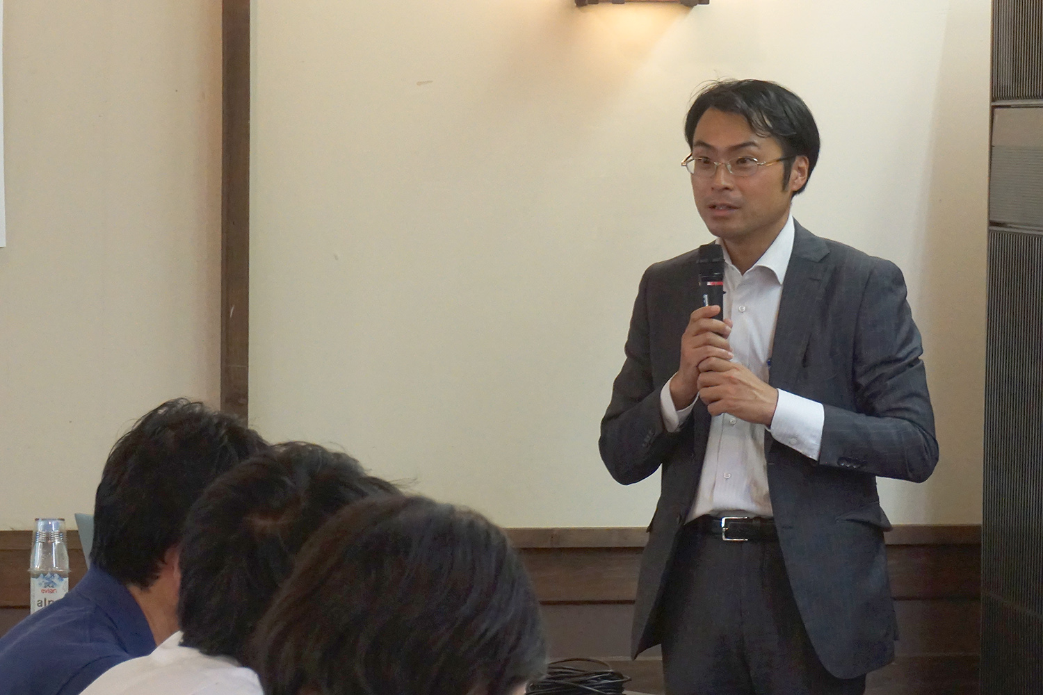 講師の建築学科 中村琢巳先生