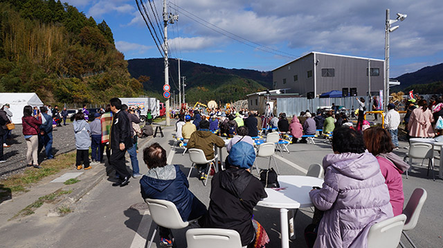 おがつ店こ屋街６周年式典見学